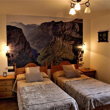 Casa Ortiz Apartment Nerin Bagian luar foto