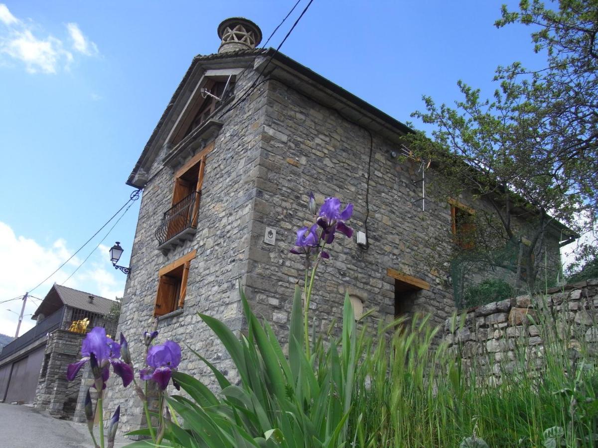 Casa Ortiz Apartment Nerin Bagian luar foto