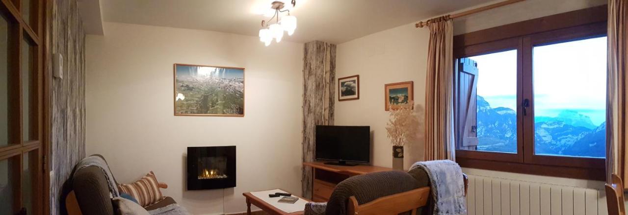 Casa Ortiz Apartment Nerin Bagian luar foto